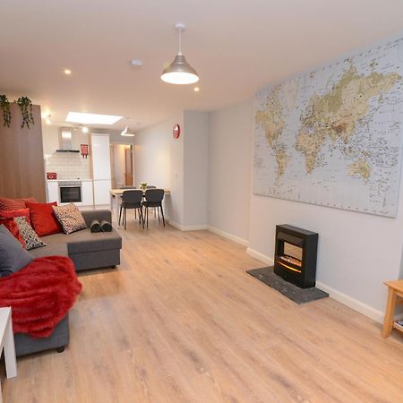 The Red Keep Fab Location - Two Bed - Two Bathrooms -Townhouse Голуей Екстериор снимка